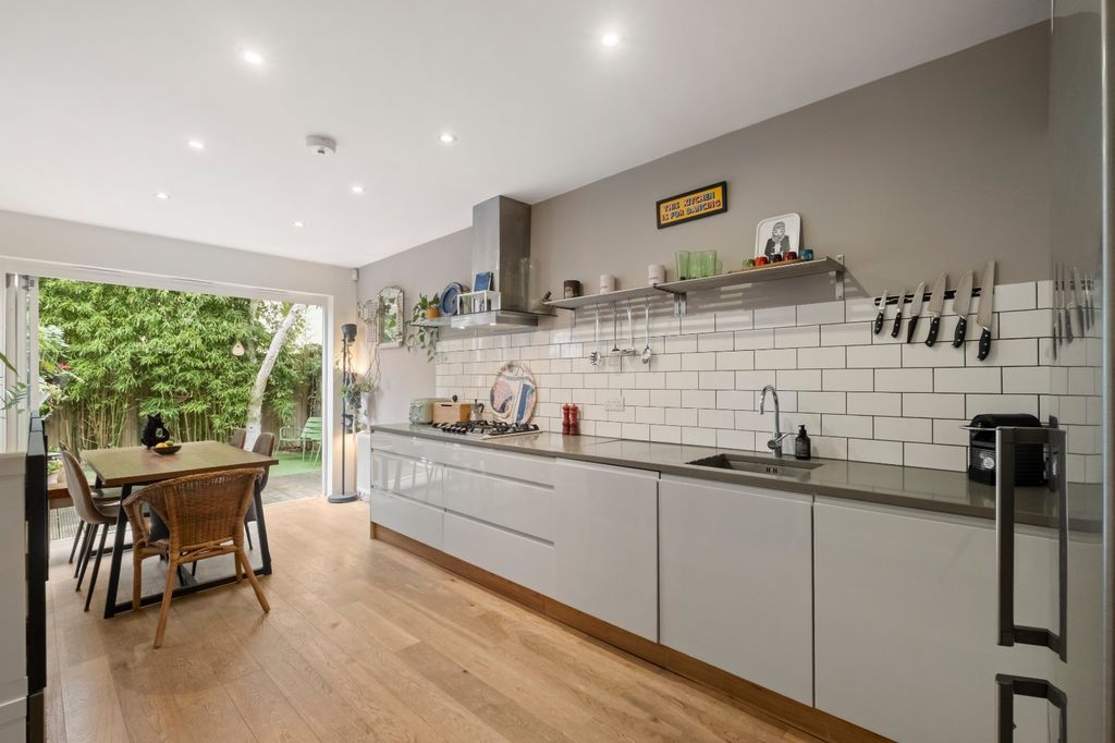 Property photo 2 of 14 Kitchen