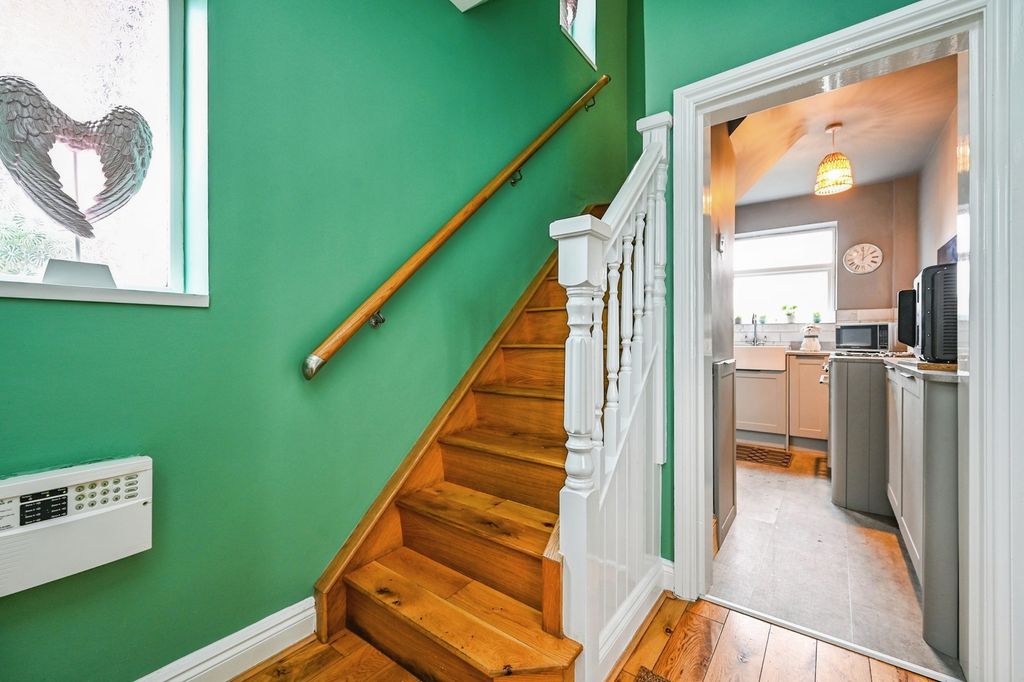 Property photo 2 of 18 Pbox-Img.Jpg