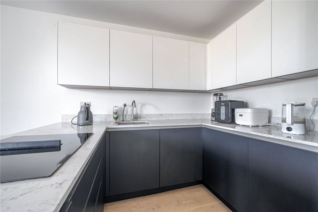 Property photo 3 of 18 Picture No. 14