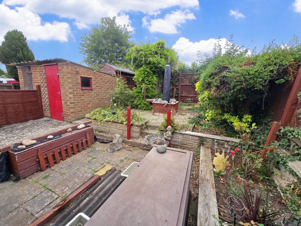 Property photo 3 of 13 Garden