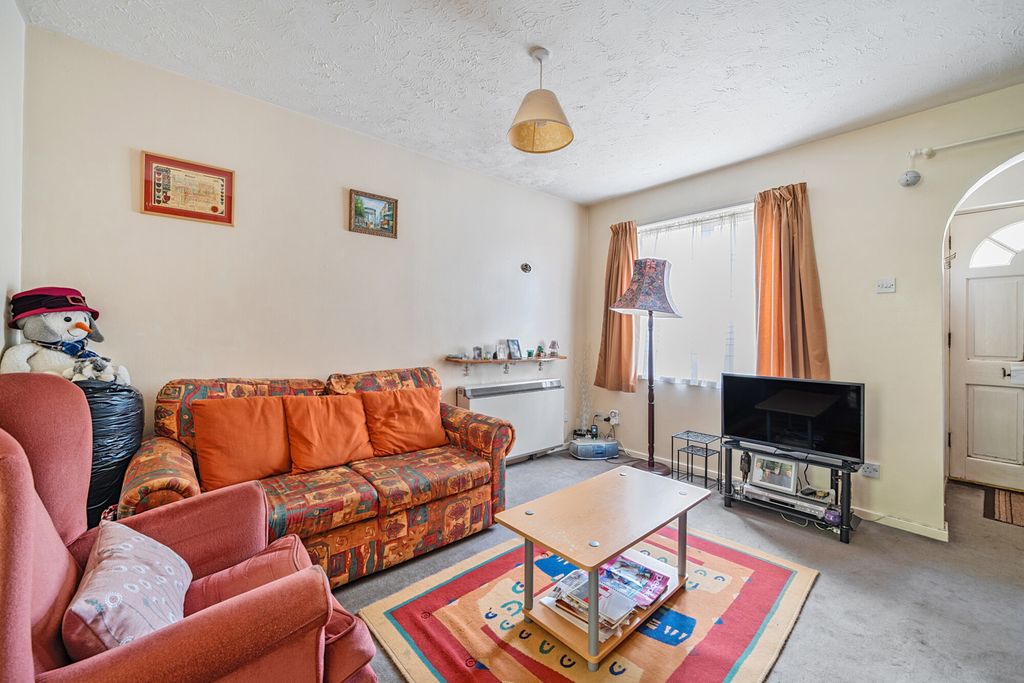 Property photo 2 of 15 1334322-8-688cd0A...