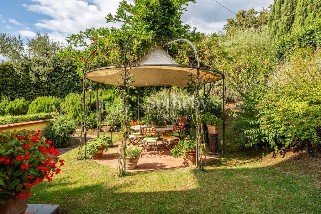 Property photo 3 of 35