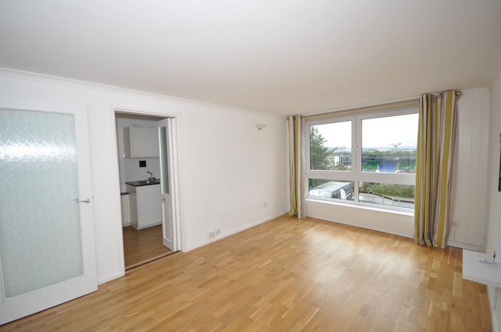 Property photo 3 of 9 Photo 3