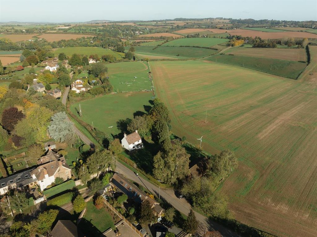 Property photo 3 of 12 Photo 5