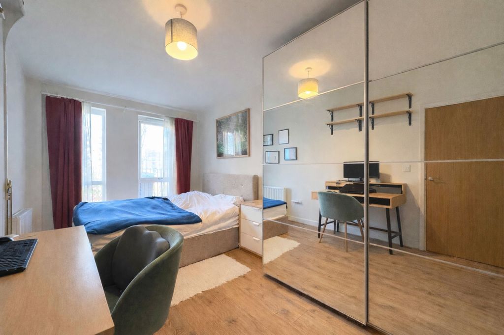 Property photo 3 of 12 Bedroom