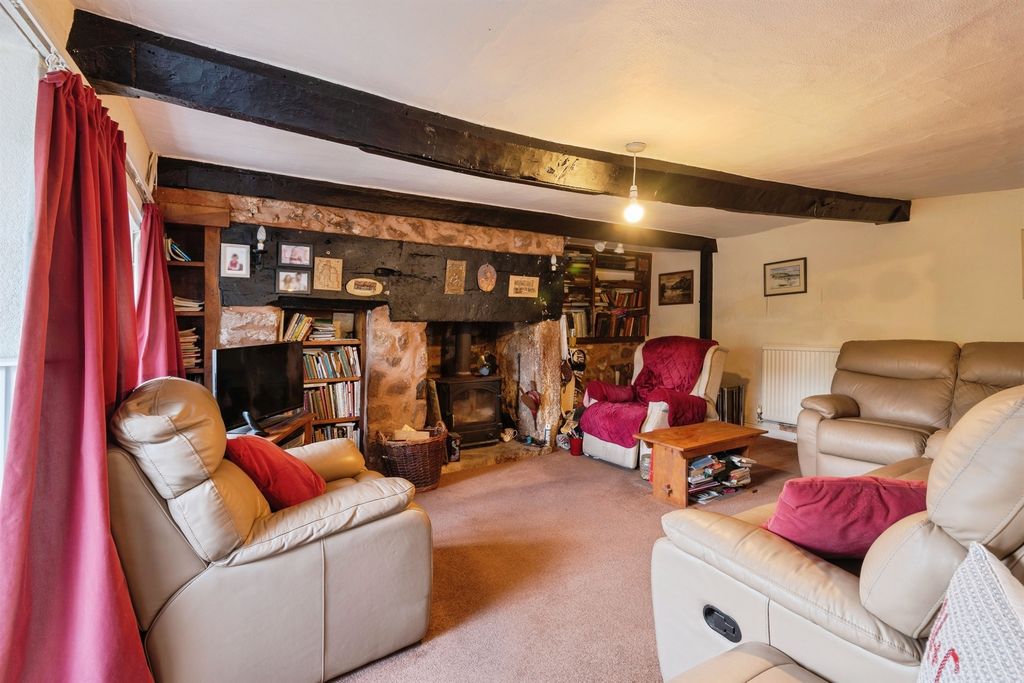 Property photo 3 of 18