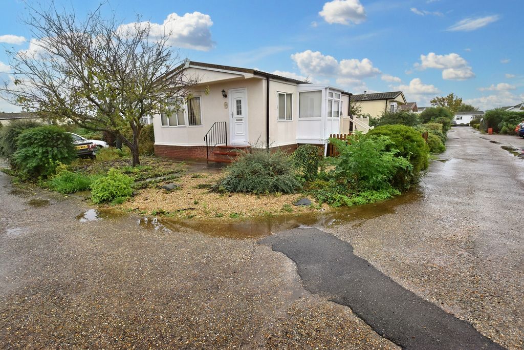 Property photo 1 of 10 Front