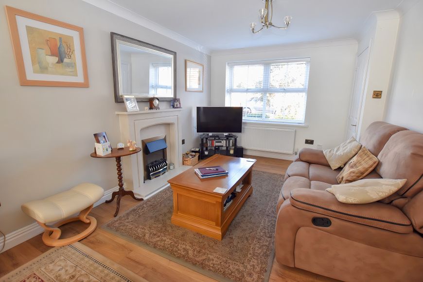 Property photo 2 of 20 Lounge 2