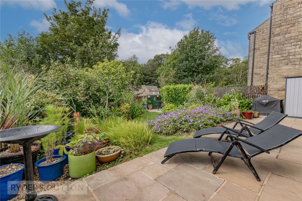 Property photo 3 of 31 Garden