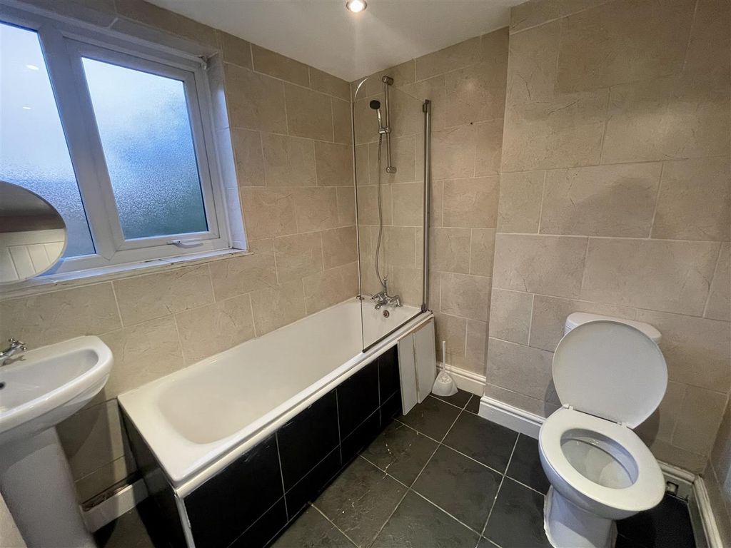Property photo 3 of 7 Img_1105.Jpg