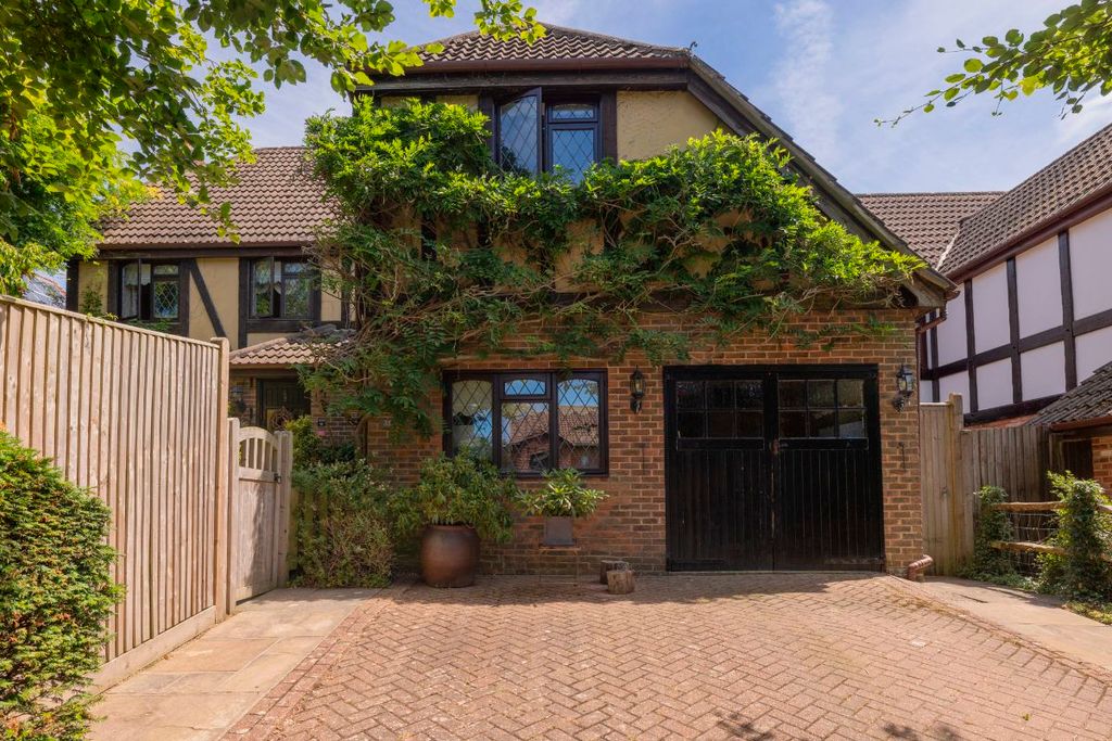 Property photo 2 of 29