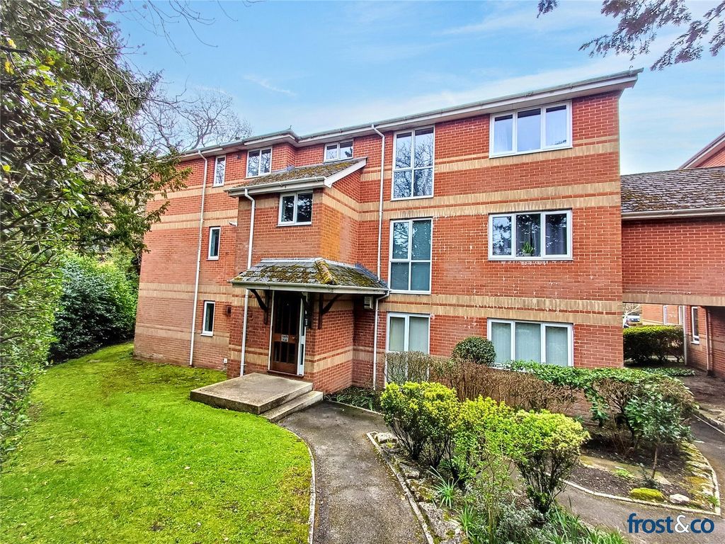 Property photo 1 of 13 Sarum Court