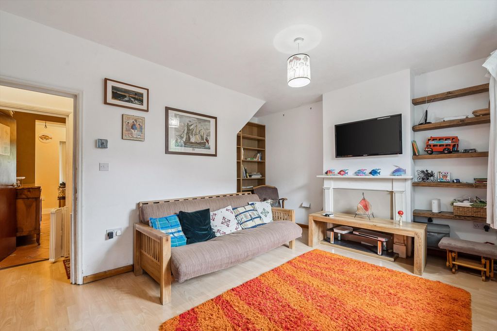 Property photo 3 of 16 Image