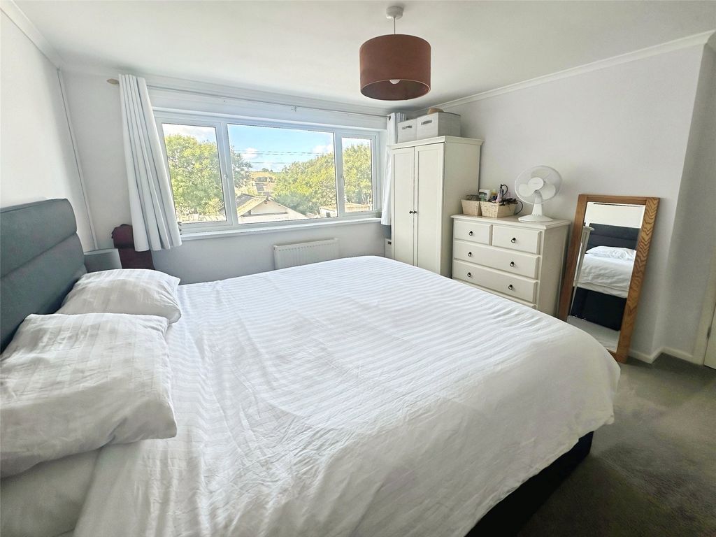 Property photo 3 of 11 Picture No. 17