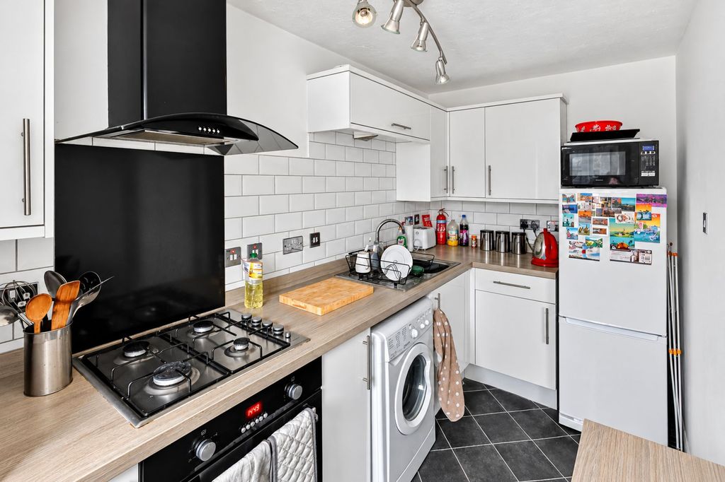 Property photo 2 of 7