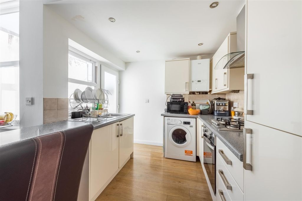 Property photo 3 of 10 146 Edward Street-3.Jpg
