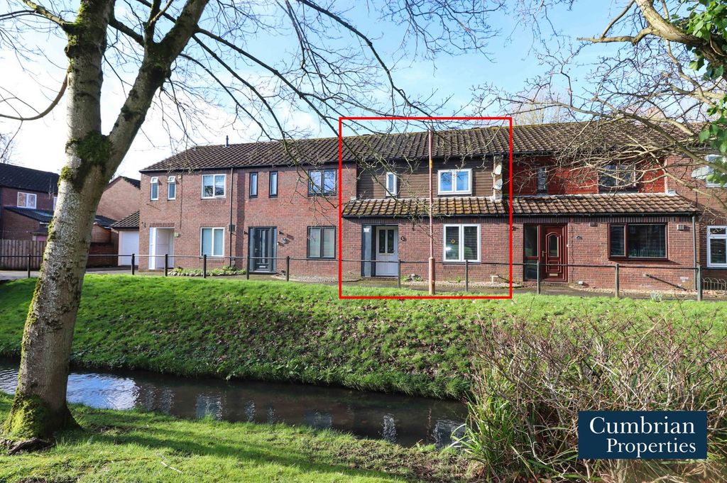 Property photo 1 of 16 External