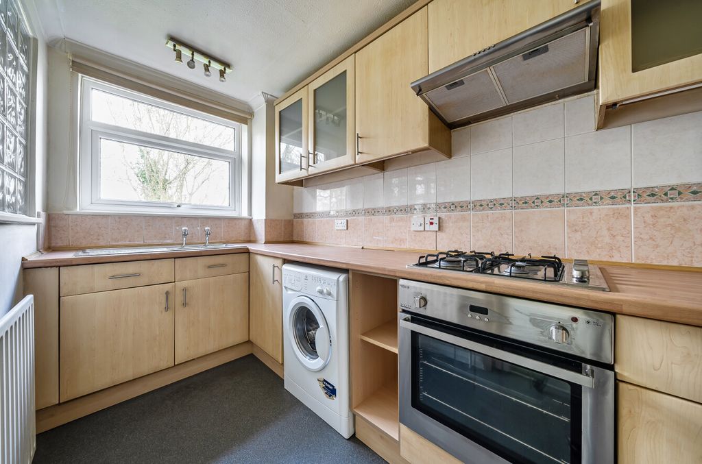 Property photo 3 of 20 1438985-10-69ce32...