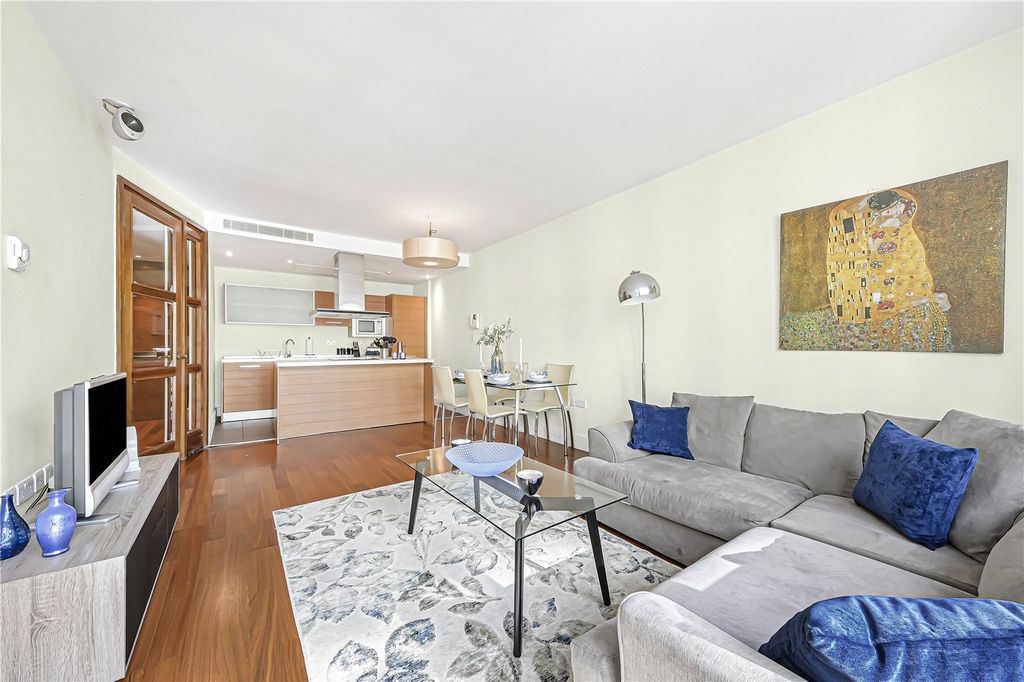 Property photo 2 of 16 Picture No. 24