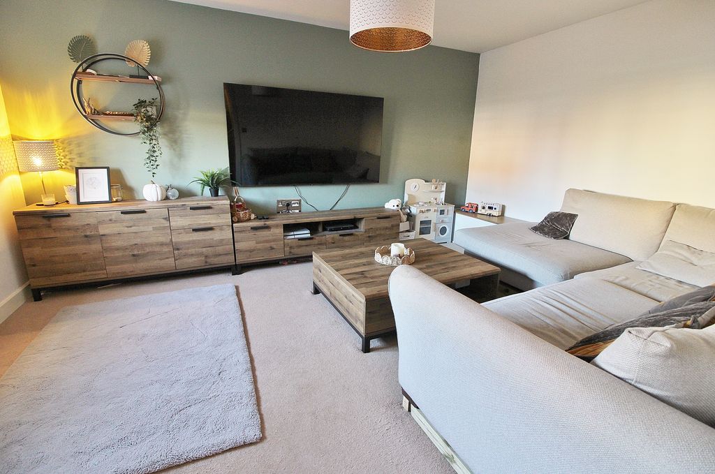 Property photo 3 of 16