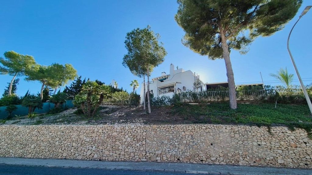Property photo 2 of 47