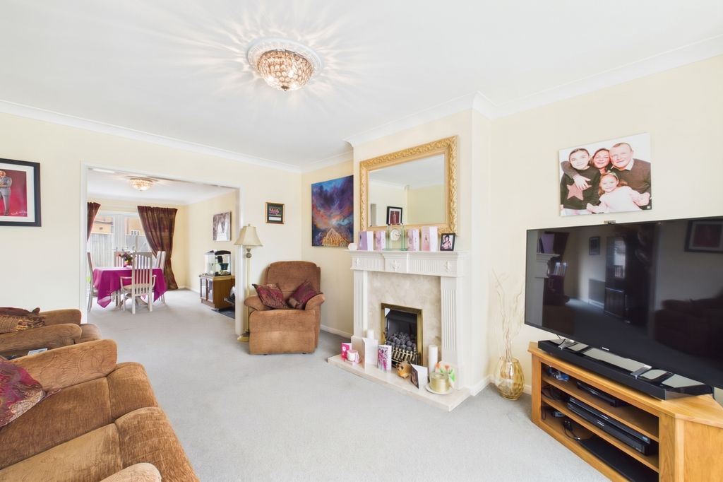 Property photo 3 of 16 Cam02279G0-Pr0187-Still007-001 (1)