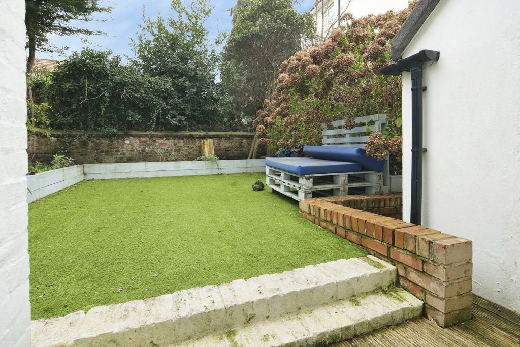 Property photo 1 of 17 Pbox-Img.Jpg