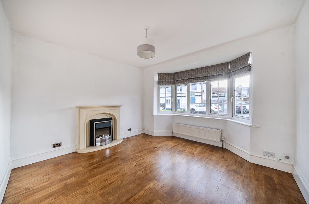 Property photo 3 of 13 Picture 3