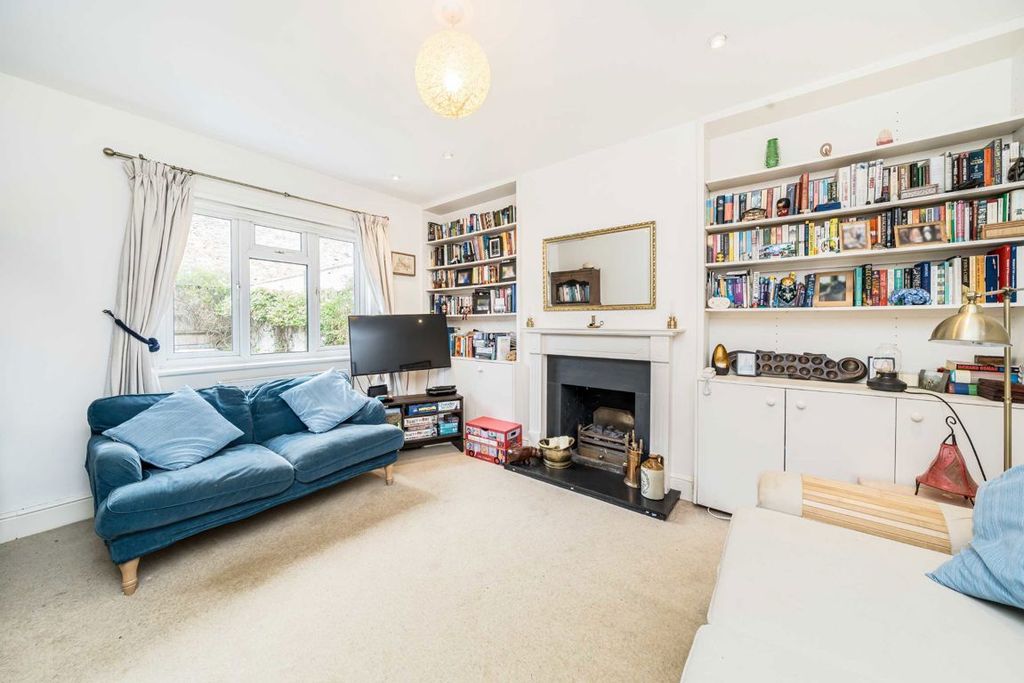 Property photo 2 of 11