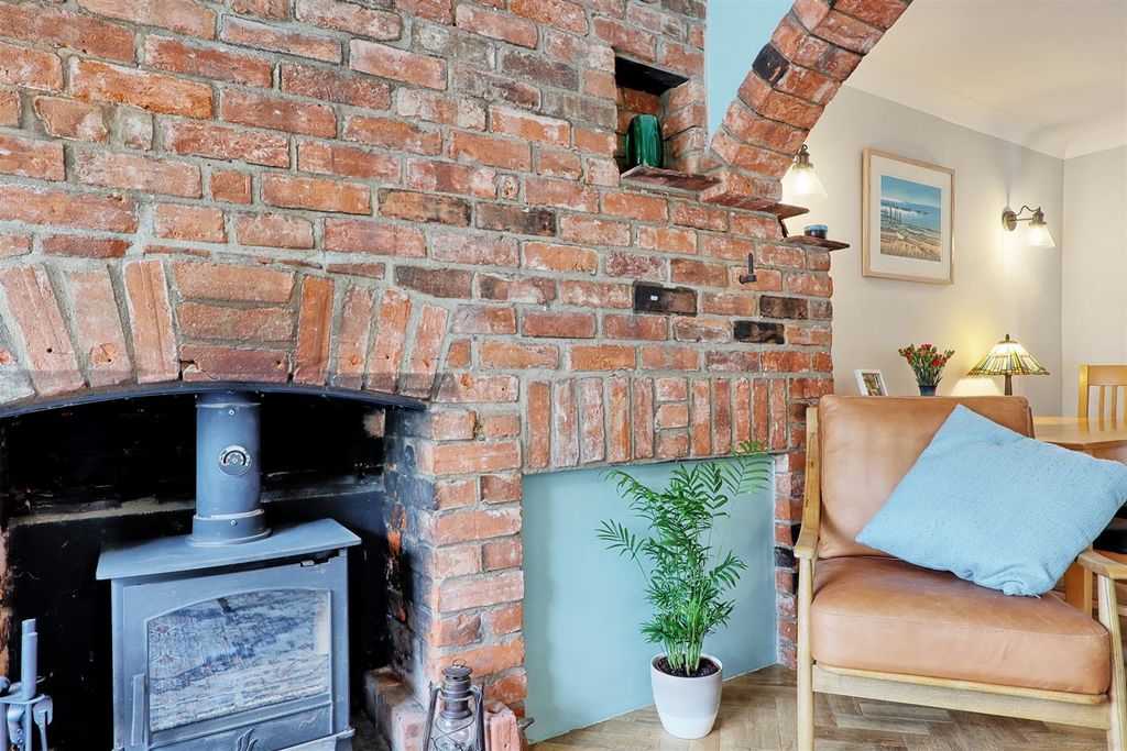 Property photo 3 of 18 Img_9983_4_5_Easyhdr-Interior3.Jpg