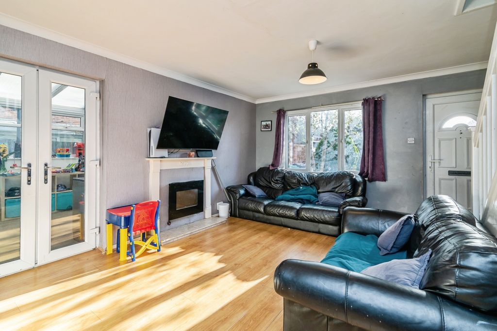 Property photo 3 of 14