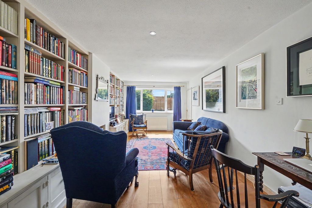 Property photo 3 of 17