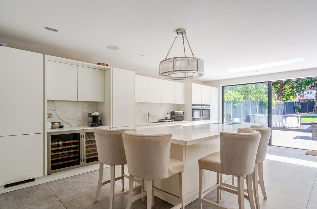 Property photo 3 of 21 1492560-9-6A54F8E...