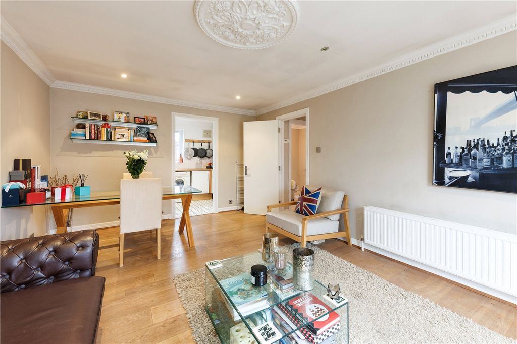 Property photo 3 of 8 Reception