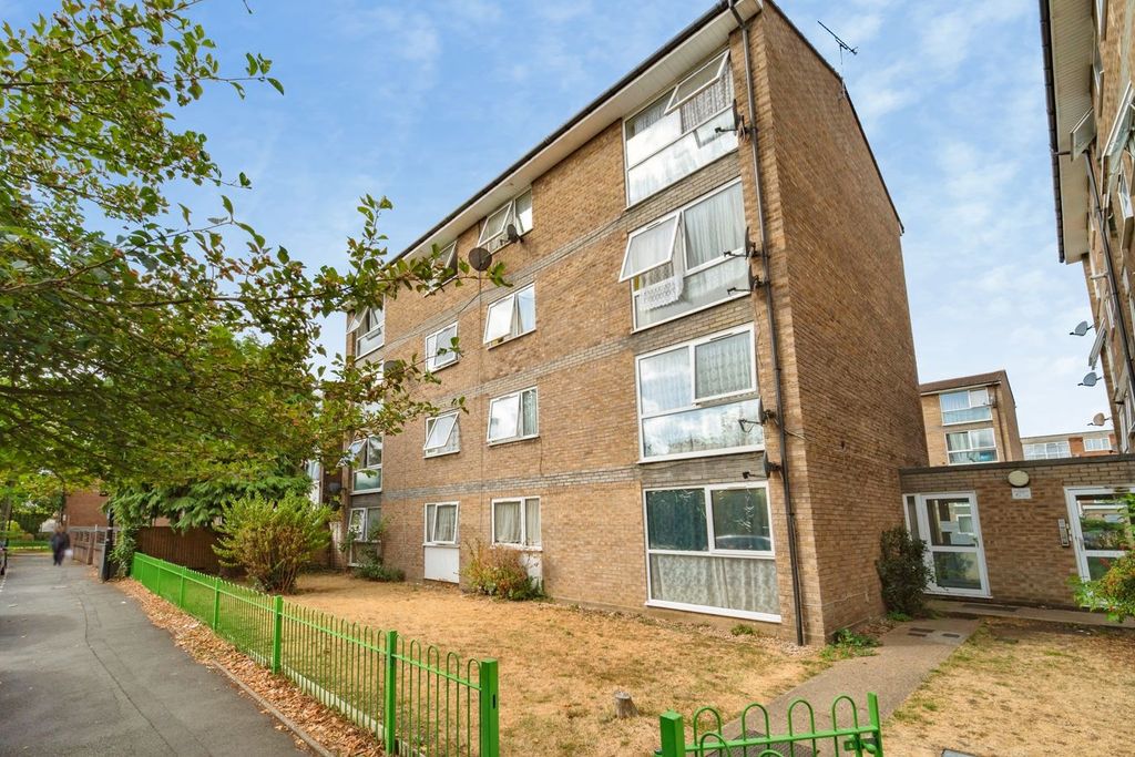 Property photo 1 of 9