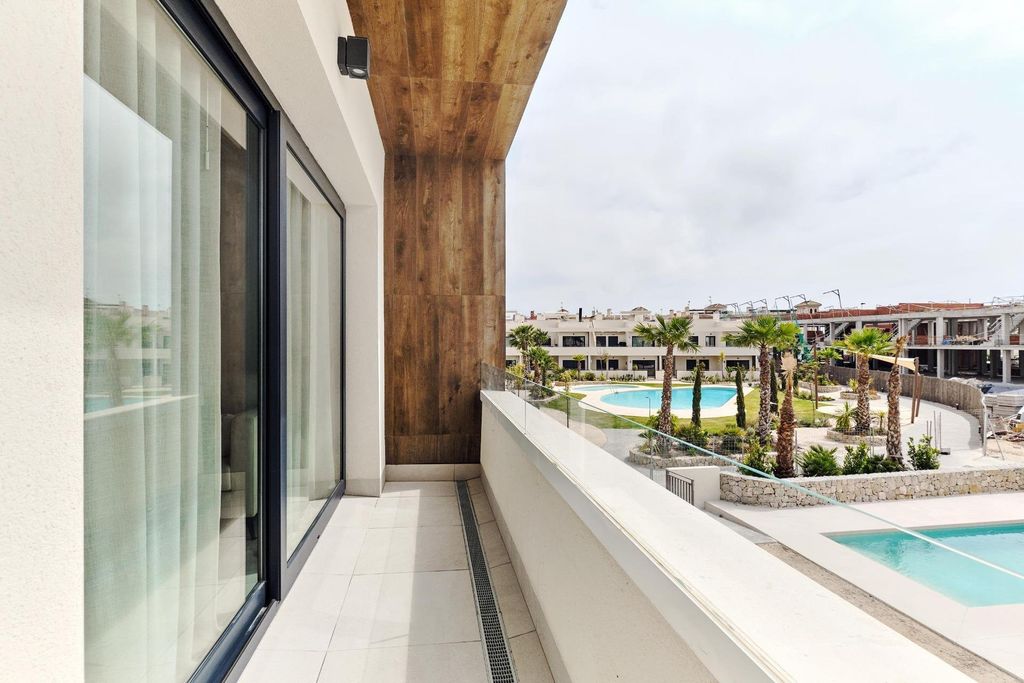 Property photo 3 of 47