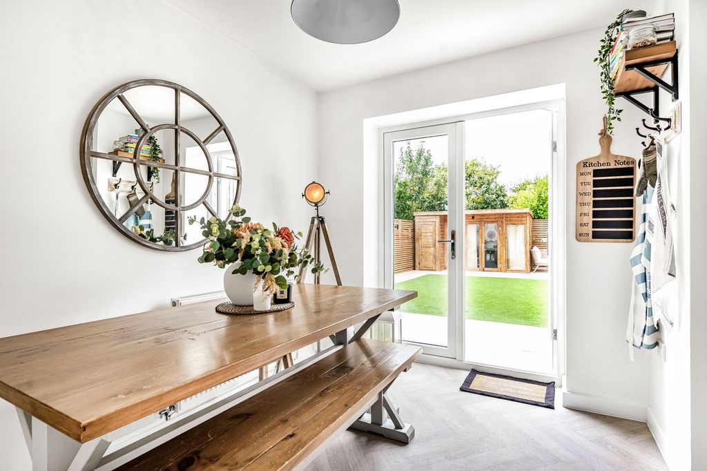 Property photo 3 of 26