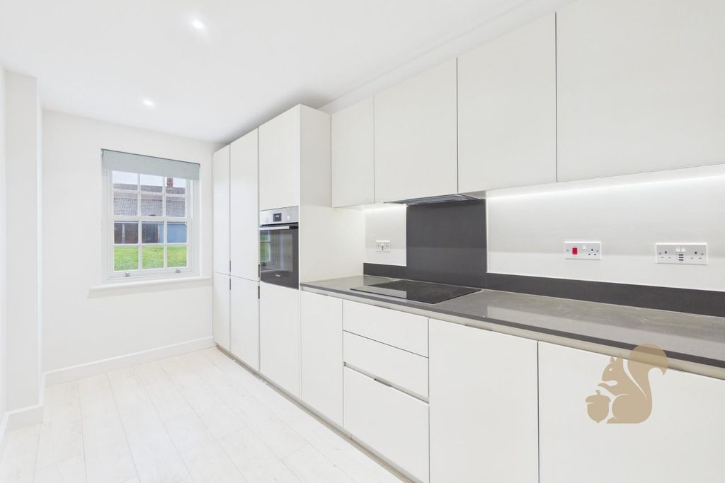 Property photo 2 of 17 Cam01254G0-Pr0399-Still006.Jpg