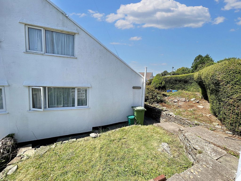 Property photo 2 of 36