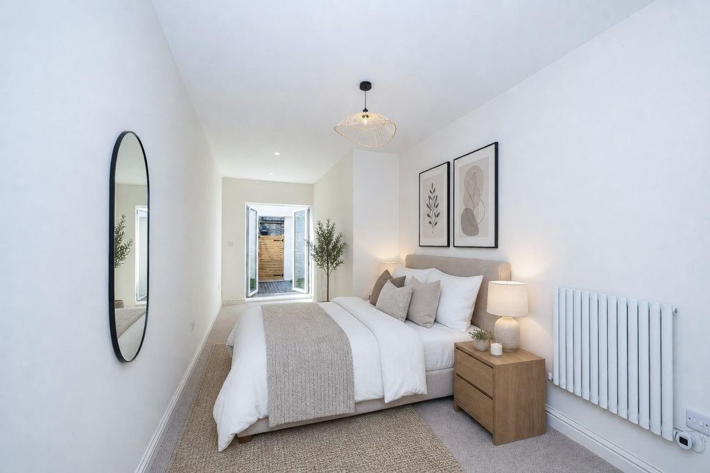 Property photo 2 of 10 Kilburn High Road 183F-021 Lr.Jpg