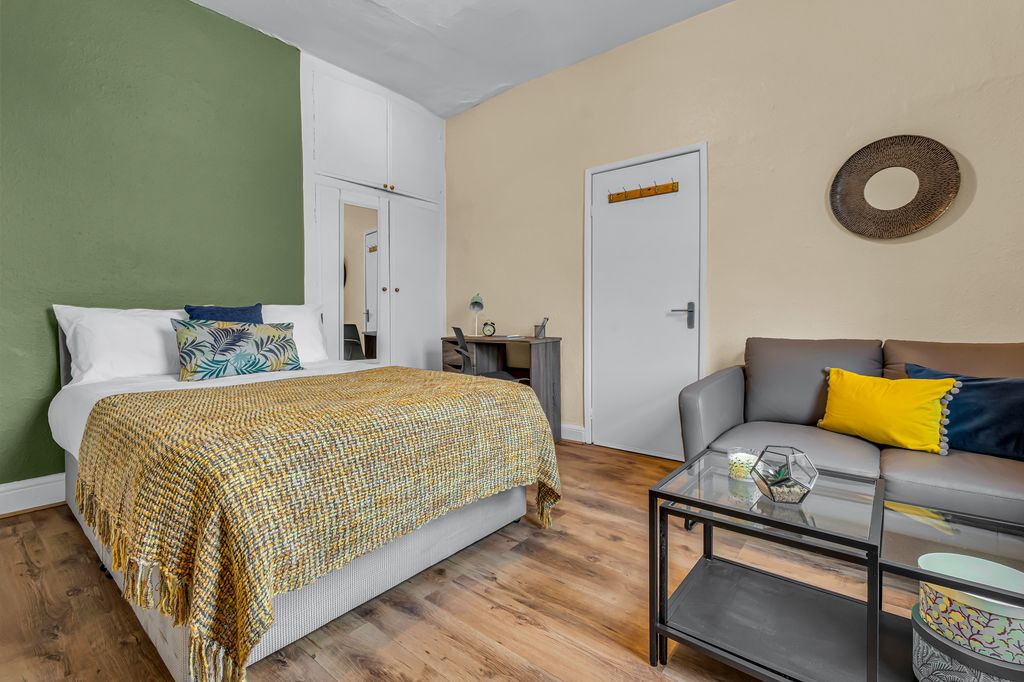 Property photo 1 of 8 Property Photo