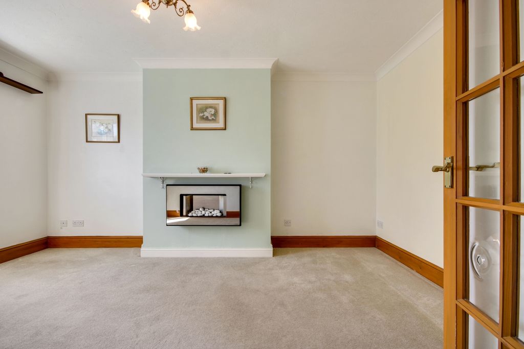 Property photo 2 of 14 Img_8926-Img_8928