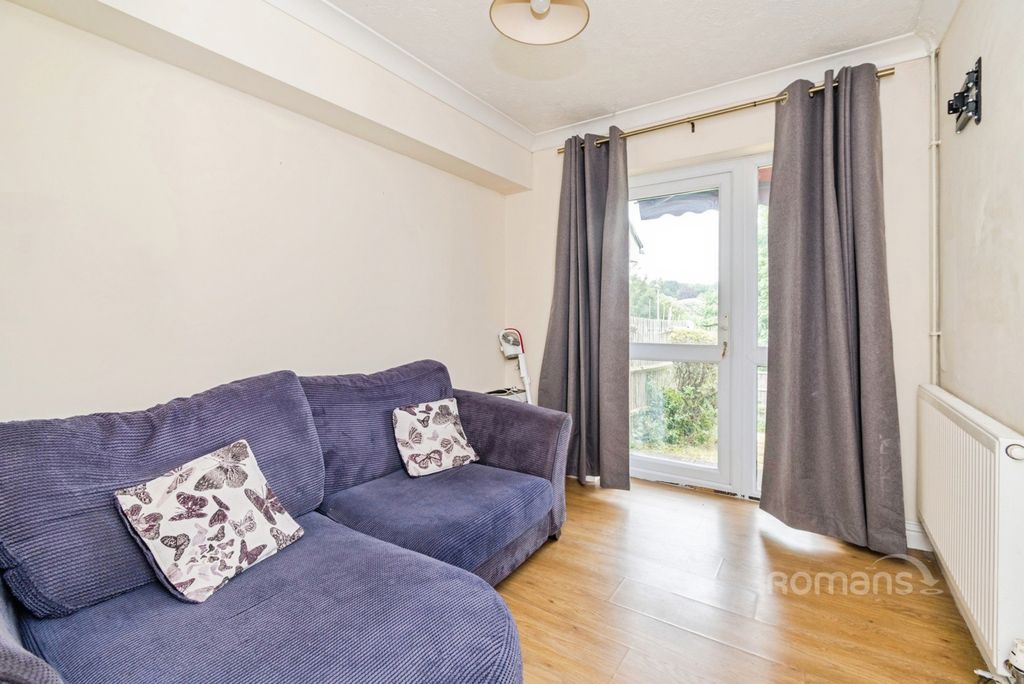 Property photo 3 of 12 Pbox-Img.Jpg