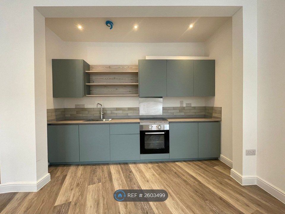 Property photo 3 of 8 Kitchen