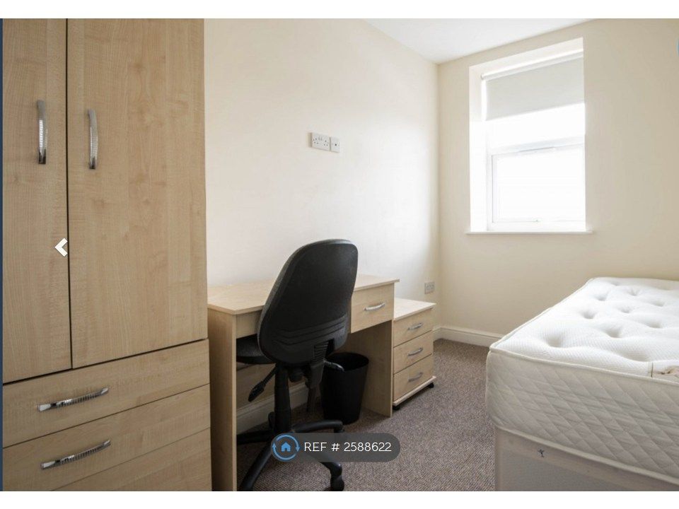 Property photo 1 of 2