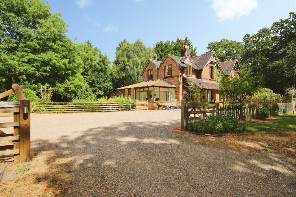 Property photo 1 of 20