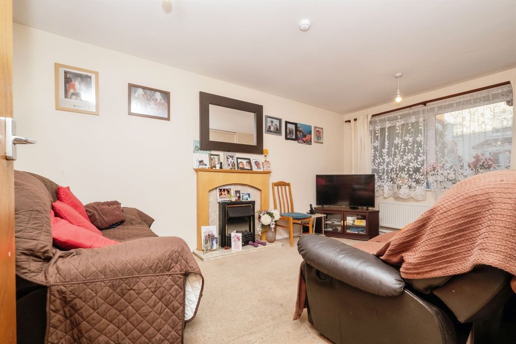 Property photo 3 of 16