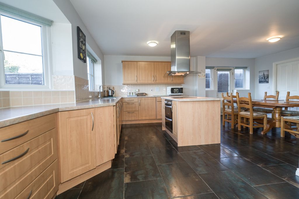 Property photo 3 of 25 B0031545