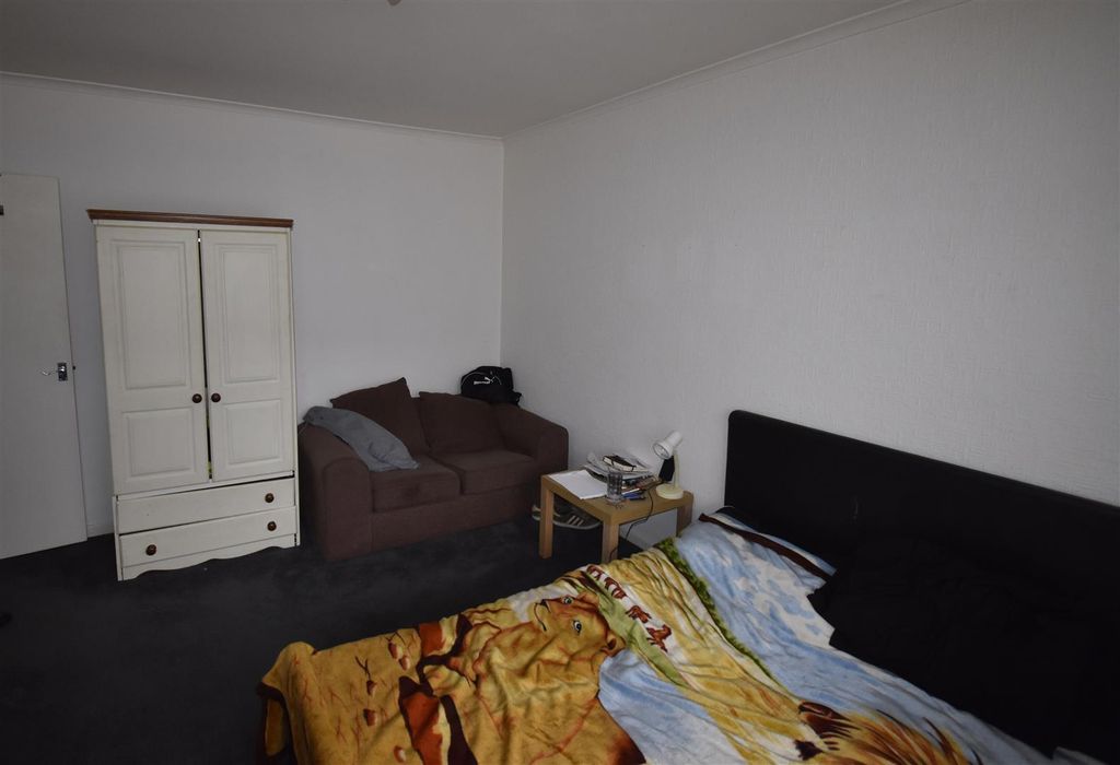 Property photo 3 of 4