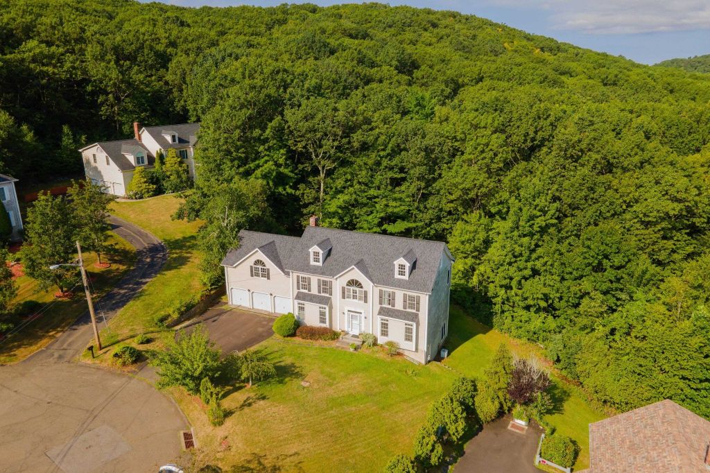 Property photo 1 of 29